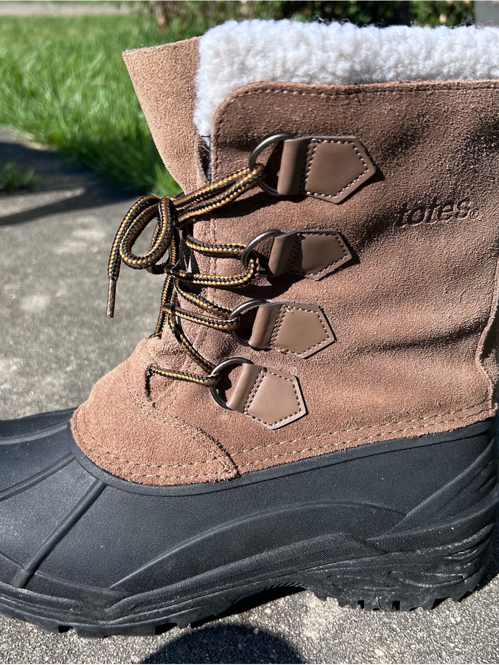 Totes Brown & Black Waterproof Sherpa Lined Snow Boots Men's Size 9